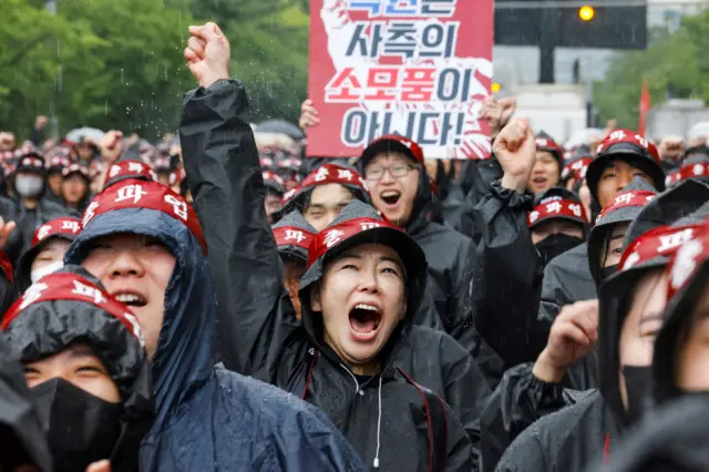 전삼노 파업에 앞장선 여성 노동자들.png